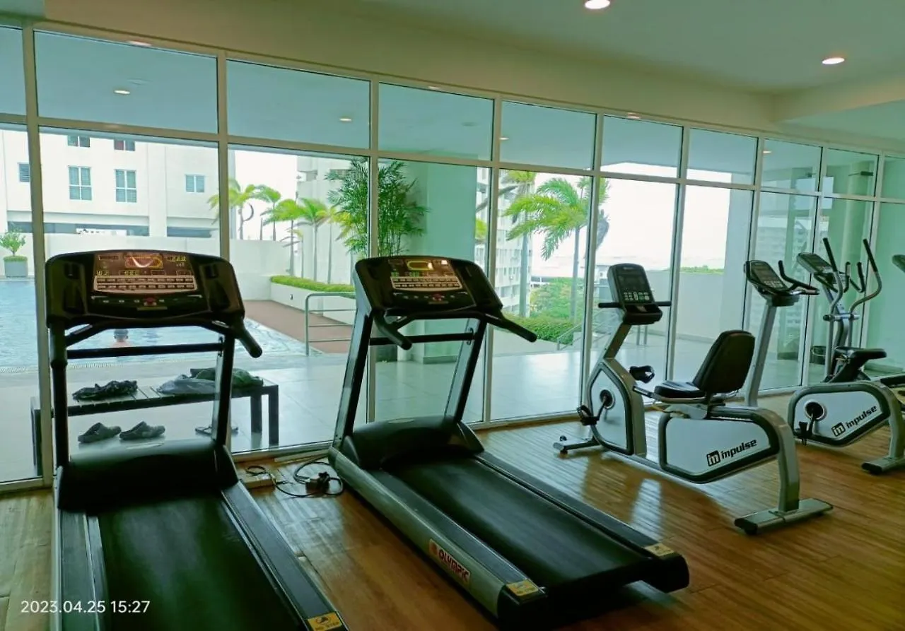 City Town Condo: Cozy Penang Retreat with Beautiful Views George Town