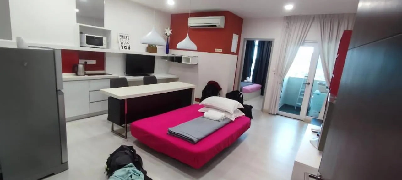 Apartment City Town Condo: Cozy Penang Retreat with Beautiful Views George Town