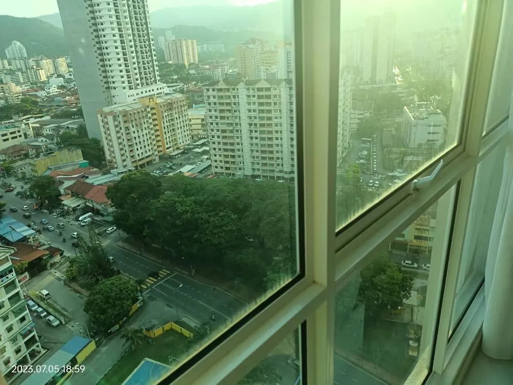 City Town Condo: Cozy Penang Retreat with Beautiful Views George Town
